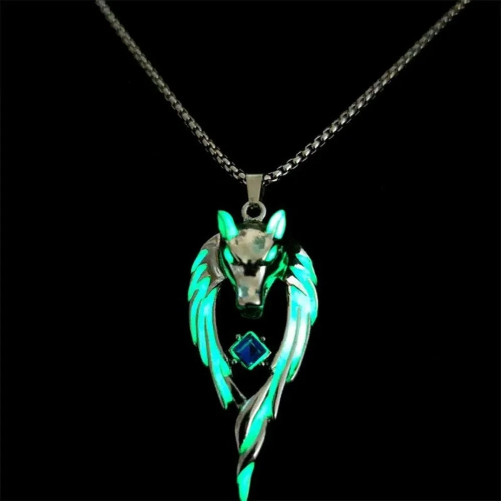 Simple Trend Niche Wolf Head Pendant Necklace Men and Women Glow-In-The-Dark Jewelry Hip Hop Punk Party Niche Popularpendantgift.