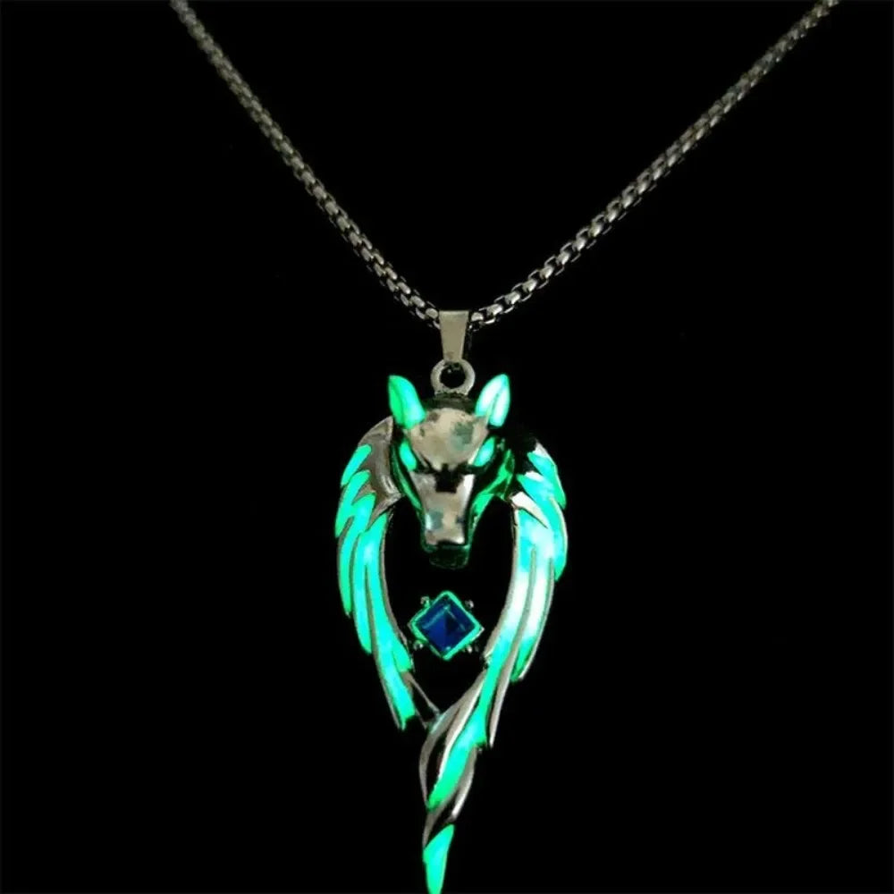 Simple Trend Niche Wolf Head Pendant Necklace Men and Women Glow-In-The-Dark Jewelry Hip Hop Punk Party Niche Popularpendantgift.