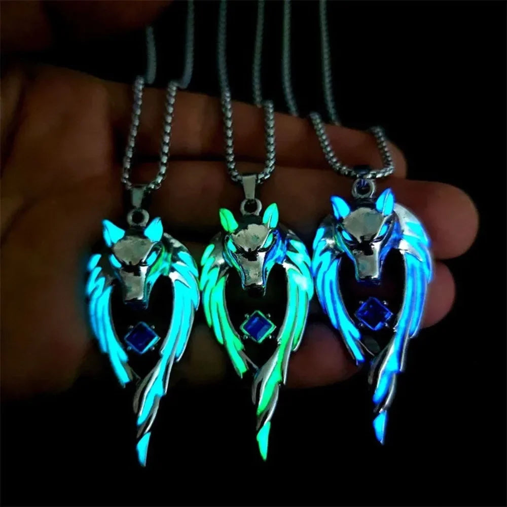 Simple Trend Niche Wolf Head Pendant Necklace Men and Women Glow-In-The-Dark Jewelry Hip Hop Punk Party Niche Popularpendantgift.