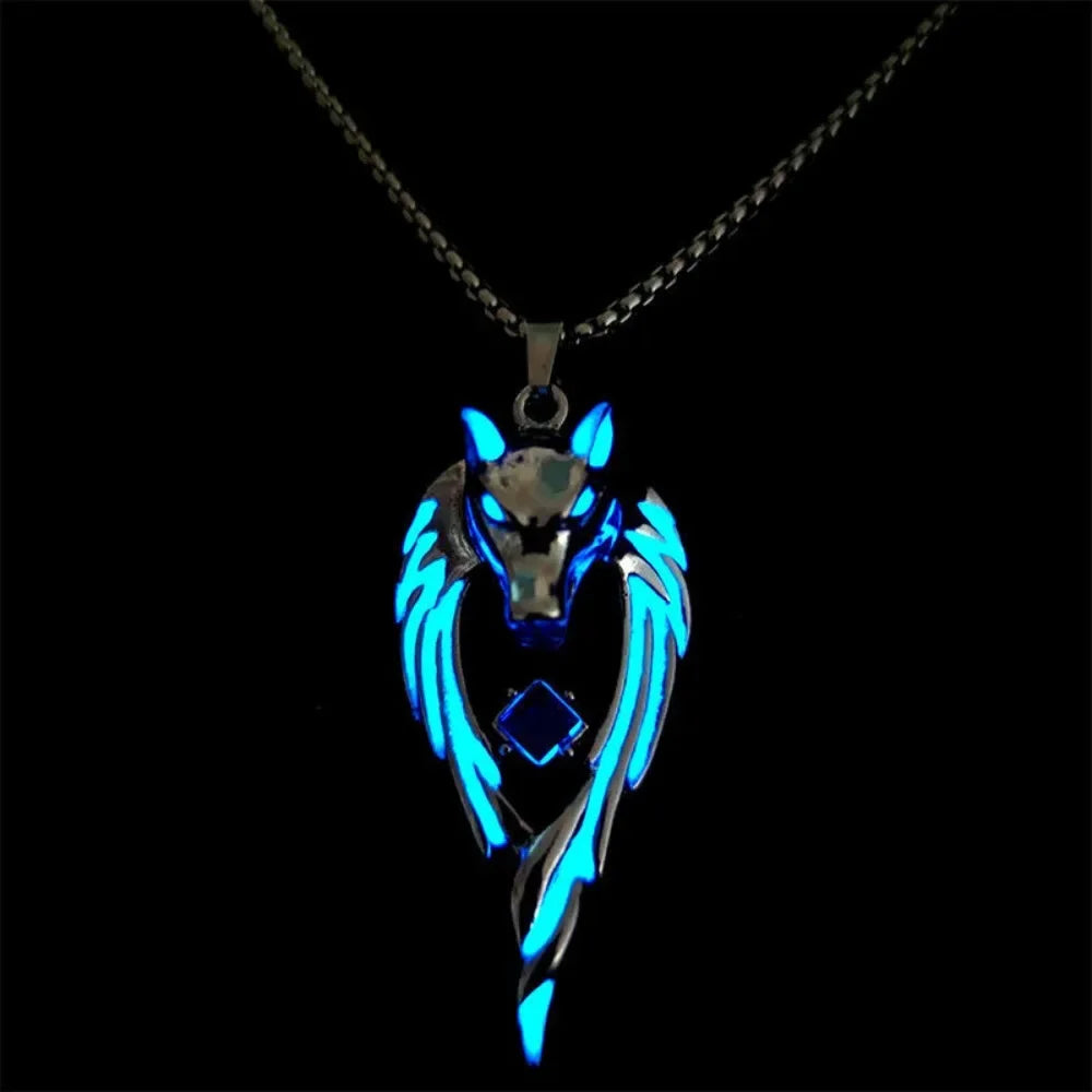 Simple Trend Niche Wolf Head Pendant Necklace Men and Women Glow-In-The-Dark Jewelry Hip Hop Punk Party Niche Popularpendantgift.